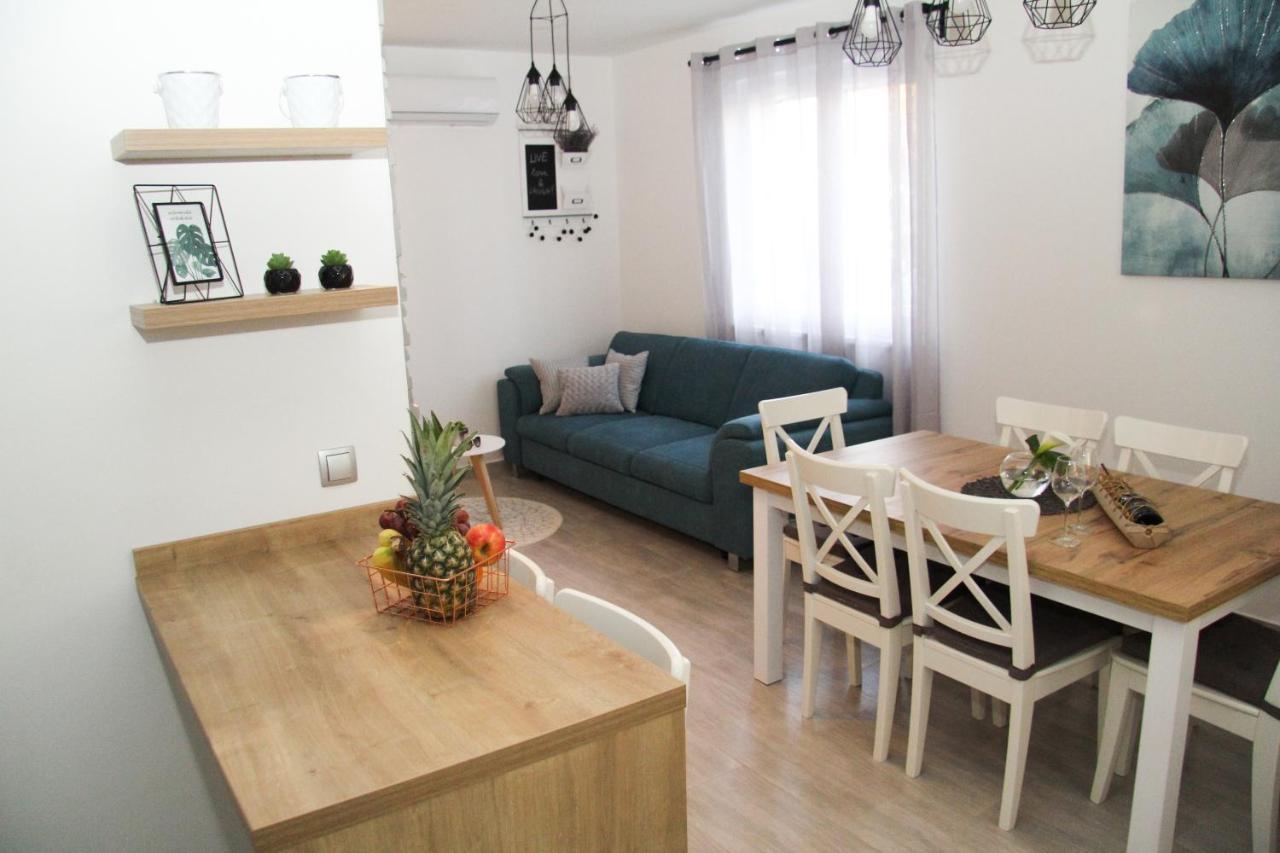 Apartman Antea Biograd Na Moru Esterno foto